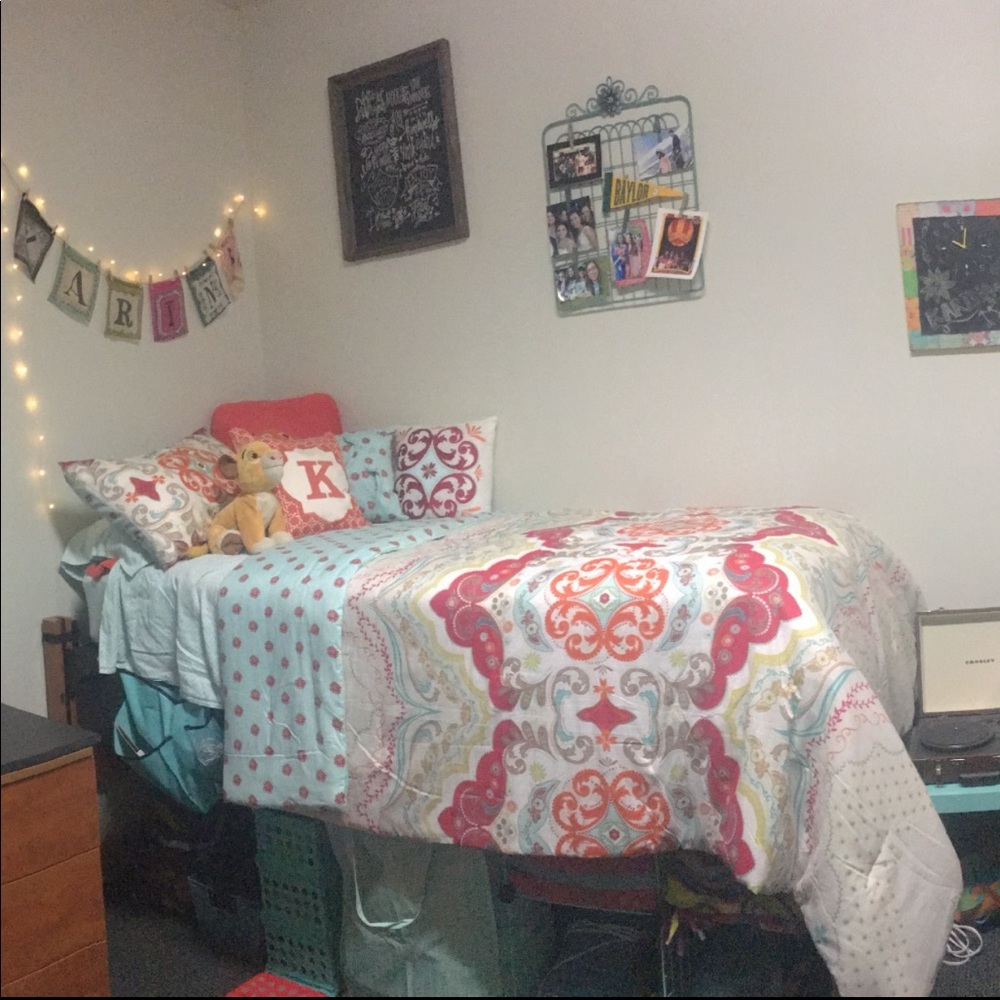 Comforter set +3sheet sets +shower curtain +pillow